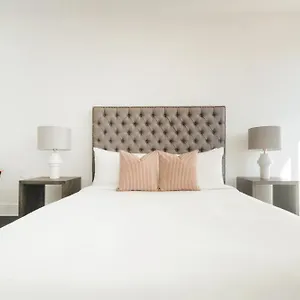 Apartment The Grove By Avantstay