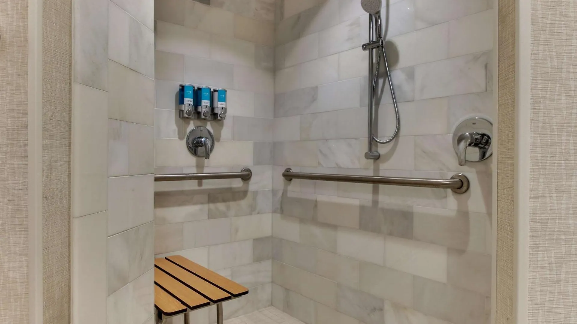 Drury Plaza Hotel Nashville Downtown 3*,