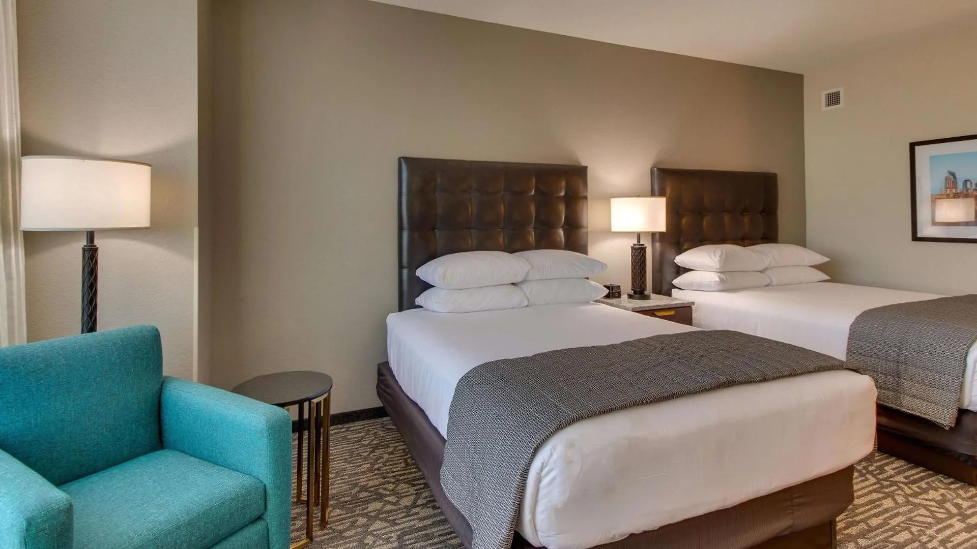 Drury Plaza Hotel Nashville Downtown 3*,